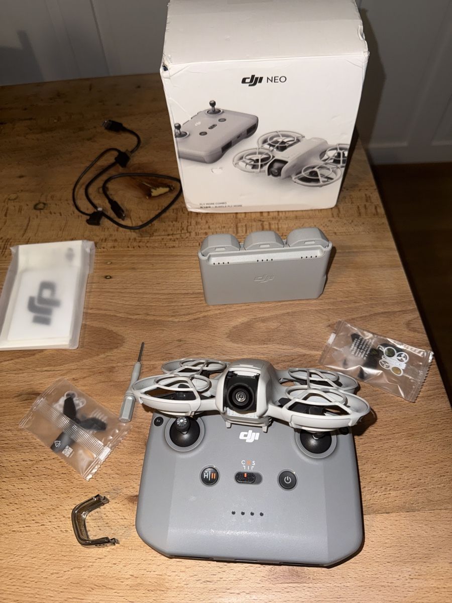 DJI Modellismo RC: DJI Neo Fly More Combo – Usato da Bülach venduto da leo_86q2 2