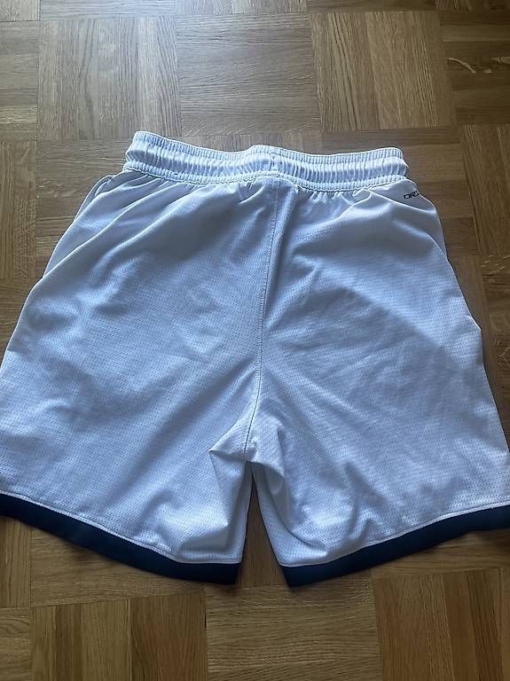 Pantaloni: Short Nike Jordan blanc taille XS – Usato da Yverdon-les-Bains venduto da car_xd5s 1
