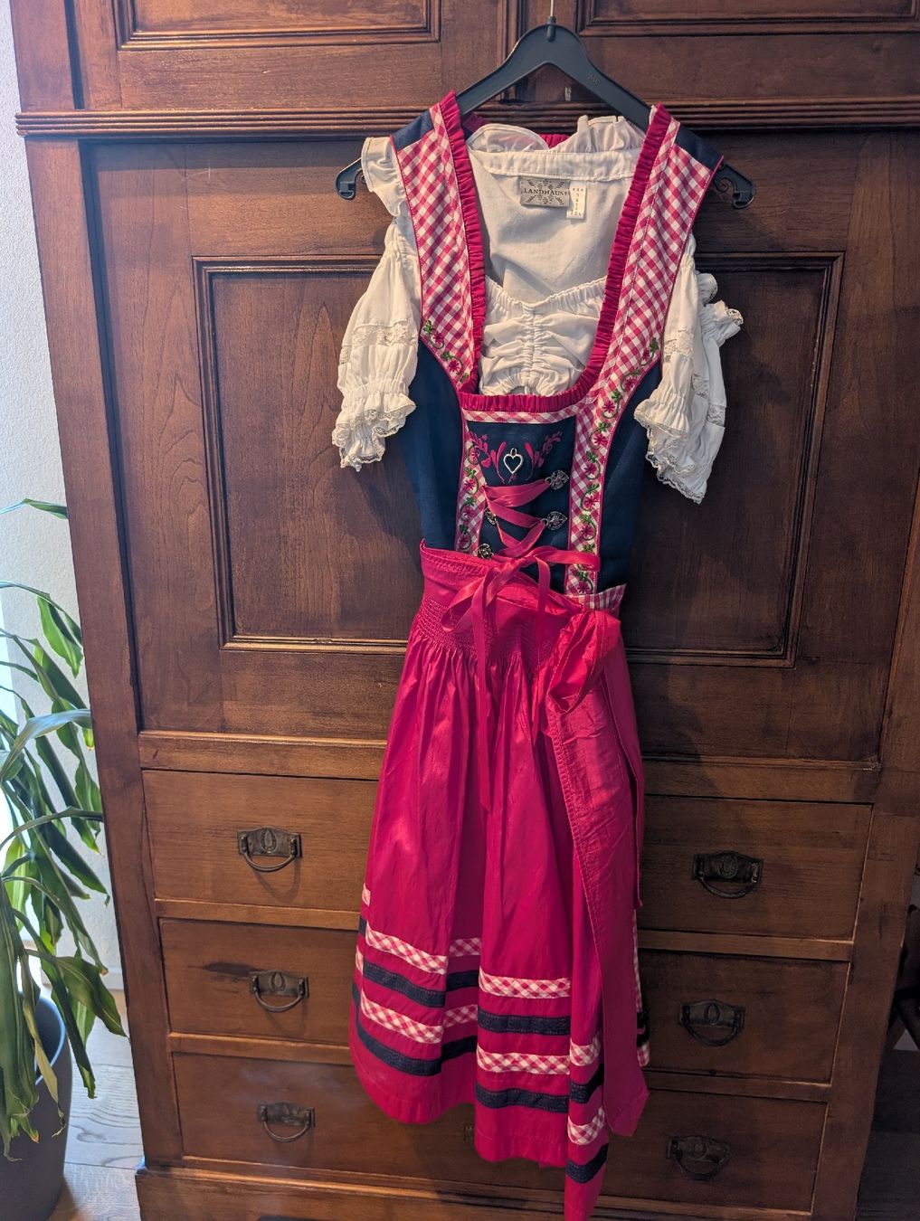 Kleider: Dirndl – Gebraucht aus Wattenwil von lilifee18