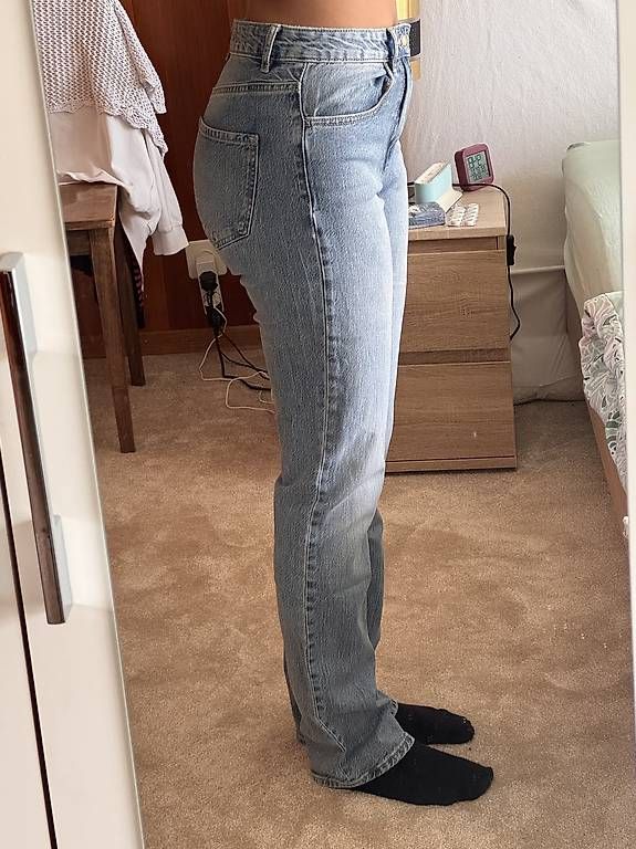 Stradivarius Jeans: Jeans straight bleu – Usato da Yvorne venduto da mel_wic 1