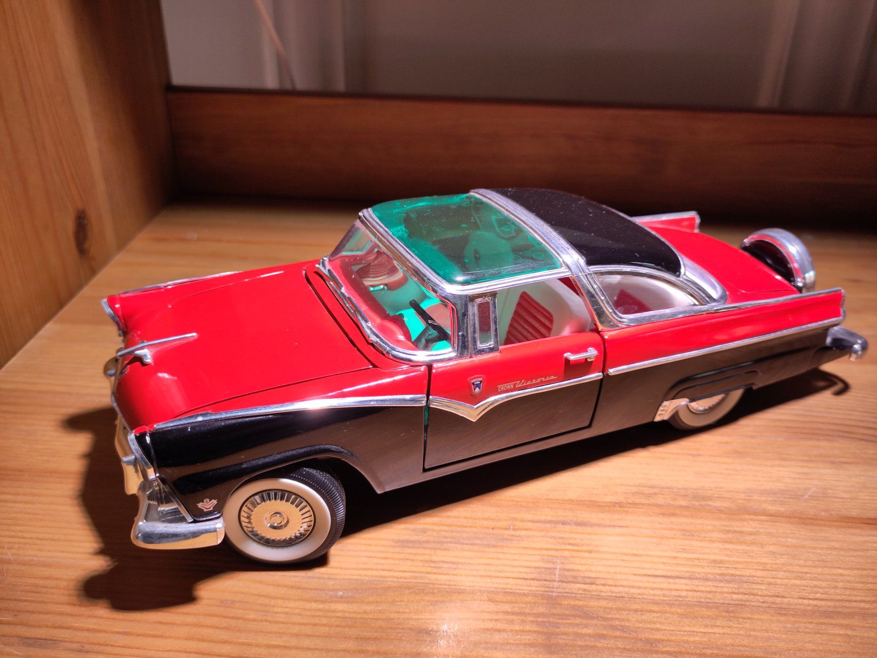 Modellini d'auto: Modellauto Ford Fairlane 1/18 – Usato da Bülach venduto da Tiefschlaflos 1