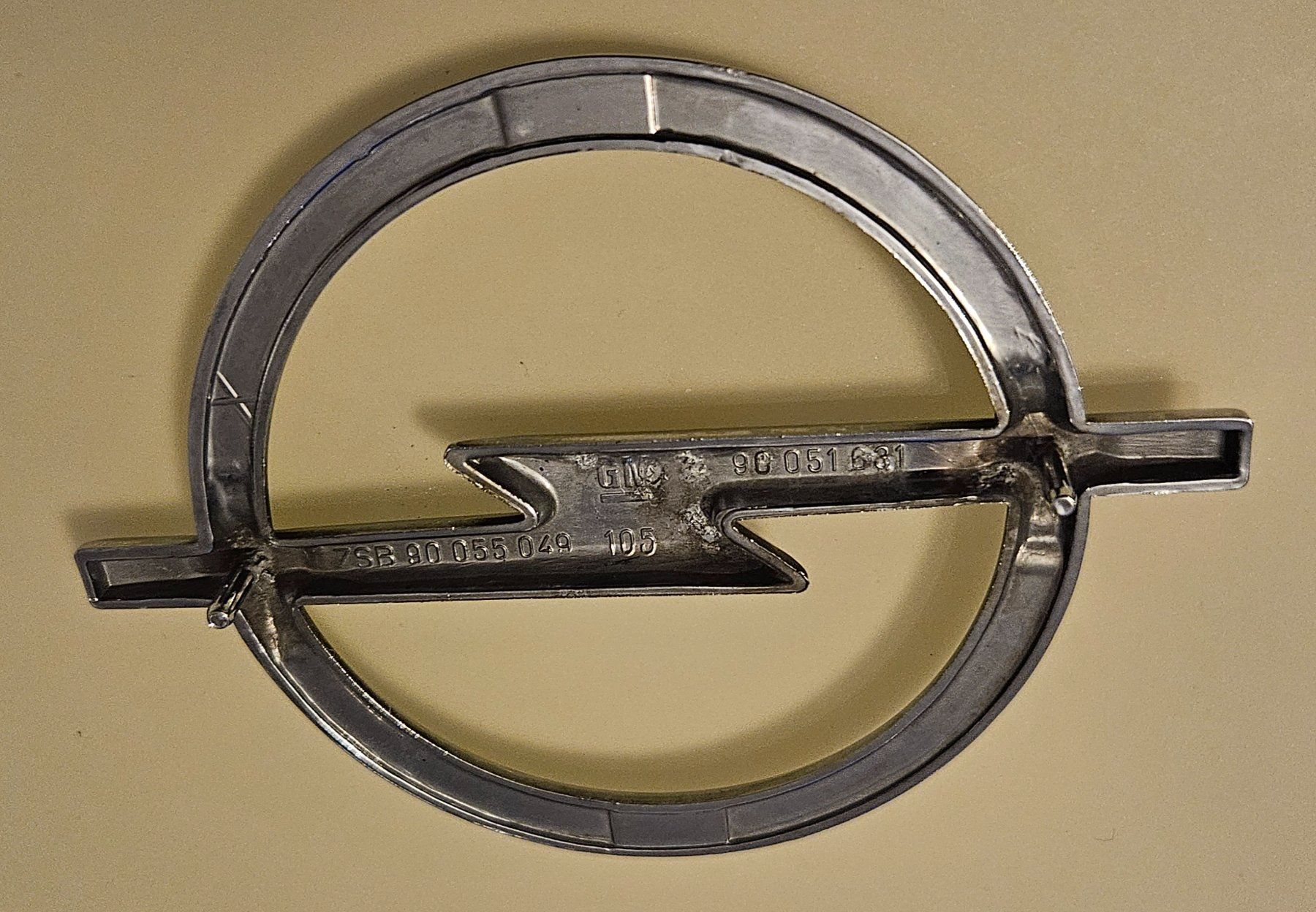 Opel Tutti pezzi di ricambio auto: Opel Blitz Emblem – Usato da Oeschgen venduto da Runningfree666 2