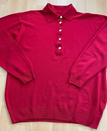 Pull rouge en laine vierge taille 42 bon état général