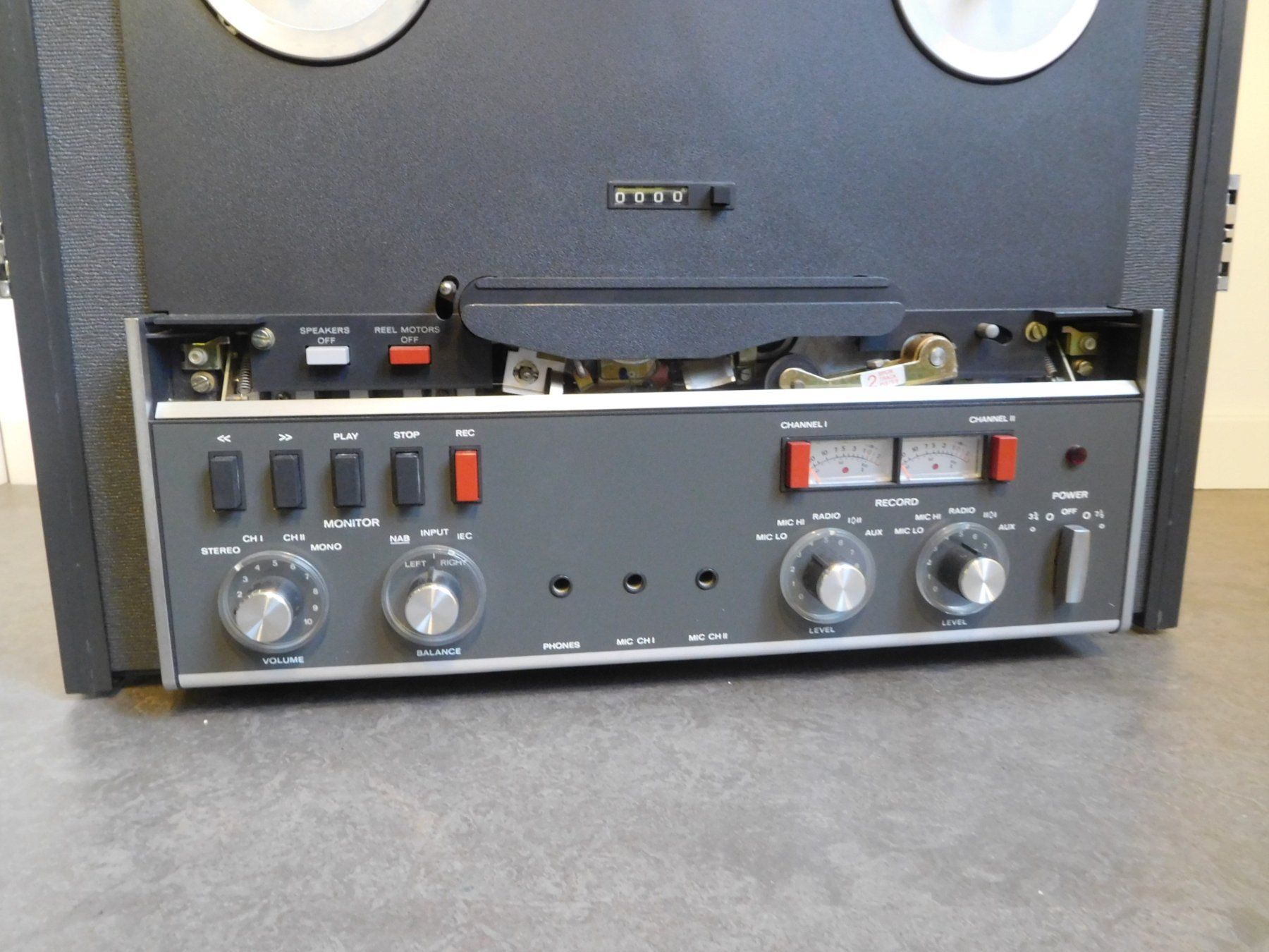 Revox Apparecchi a nastro: Revox A77 MKIII, tragbares Koffergerät – Usato da Zürich venduto da 123kauf 1