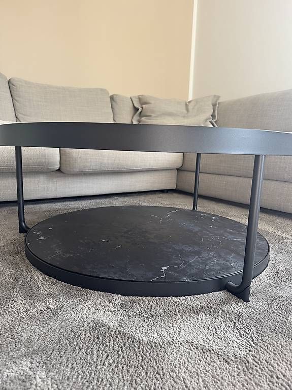 Tables: Moderner IKEA Couchtisch schwarz / Glasoptik – D'occasion à Basel par liv99 2