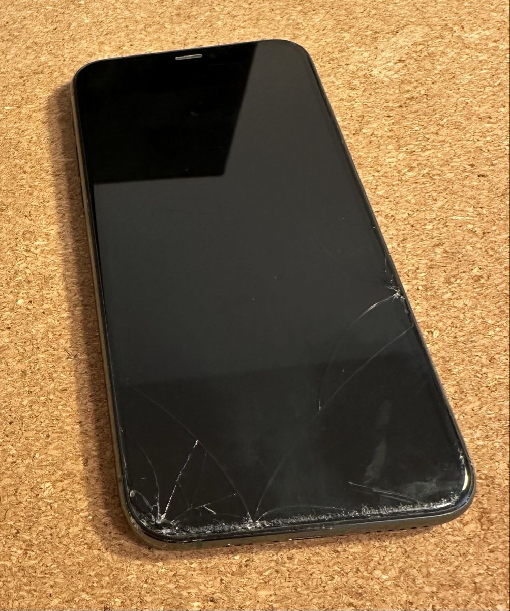 Apple Portables: Iphone 11 Pro 255 GB 2019 – Défectueux à Kreuzlingen par watibloiro