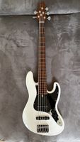 E-Bass 5-Saiter Custom made by bite (Wien)