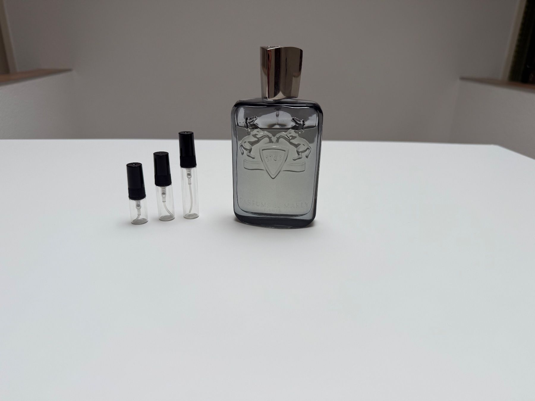 Profumi & Eau de Toilette: Parfums de Marly Castley Abfüllung 2ML – Usato da Laufen venduto da pocketscents_ch
