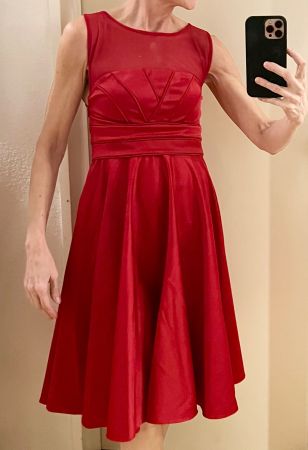 Kleid in Grösse 36 - NEU mit Etiketten