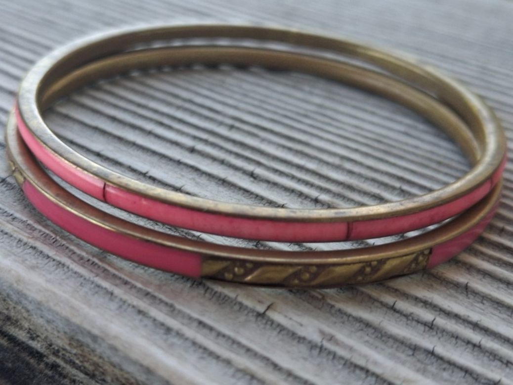 Bracciali & Braccialetti: Zwei Vintage Messing & Perlmut Armreif Chunky Bangle Gr. S – Usato da Münchenbuchsee venduto da babilibern 5