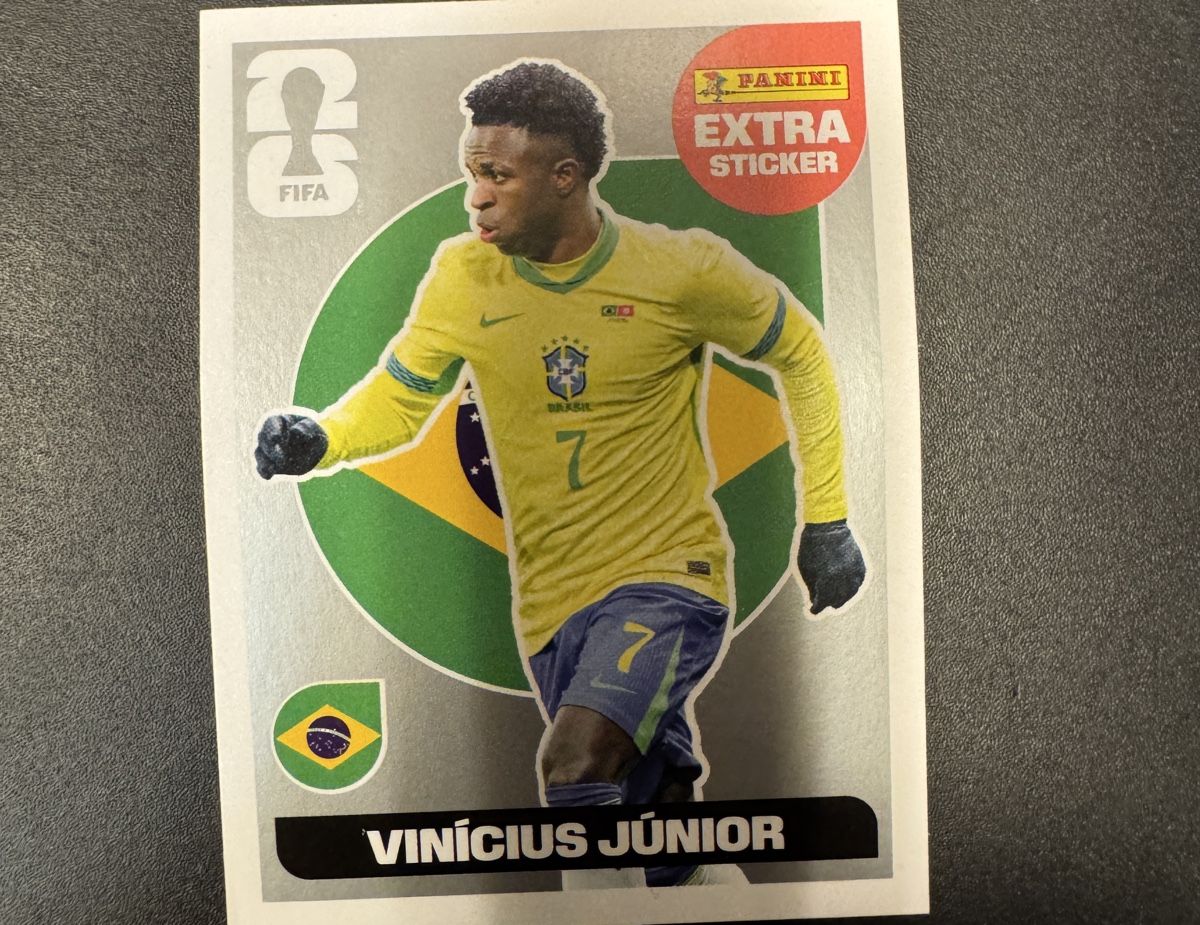 Panini Cartes à collectionner: Vinicius Jr/Vini Jr Silber Extra Panini Sticker – Neuf avec emballage d'origine à Volketswil par Dj_juhdee
