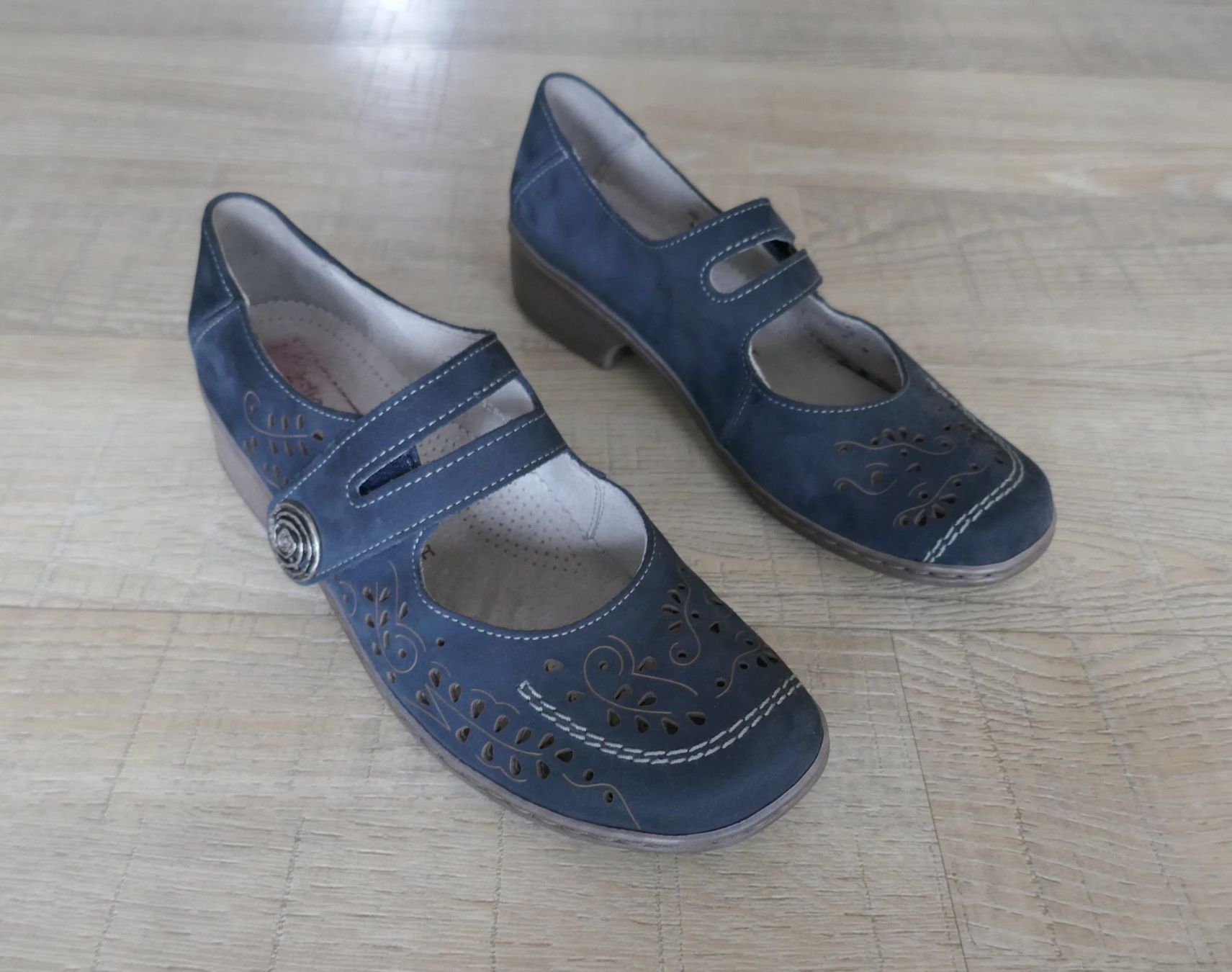 Scarpe da donna: Pumps von Medicus, Gr. 38, dunkelblau, Leder – Usato da Port venduto da uzuku 4