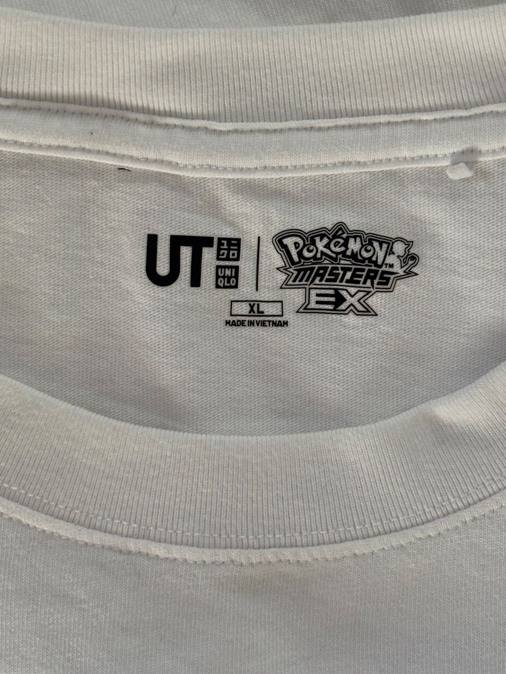 T-shirt: Pokémon Pikachu Shirt – Usato da Würenlos venduto da Ashley24 3