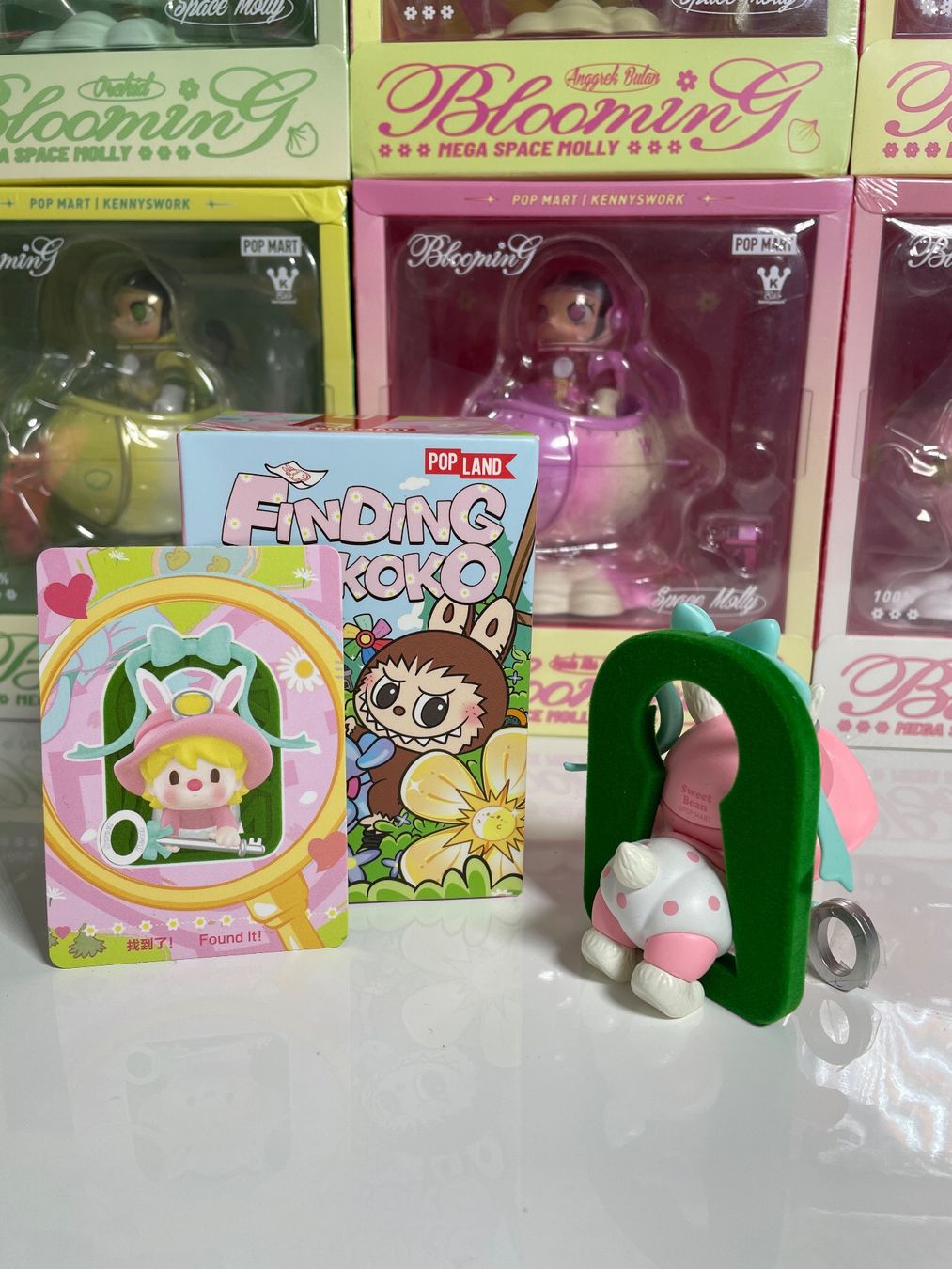 Pop Mart Statuette: Popmart Finding Mokoko Series - Found It! (US) – Usato da Glattbrugg venduto da arttoy.land 1