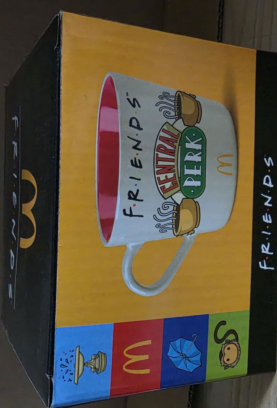 Tazze: Tasse Central Perk Friends McDonald's neu – Nuovo e nell'imballaggio originale da Hendschiken venduto da Jessi-Nixon1319