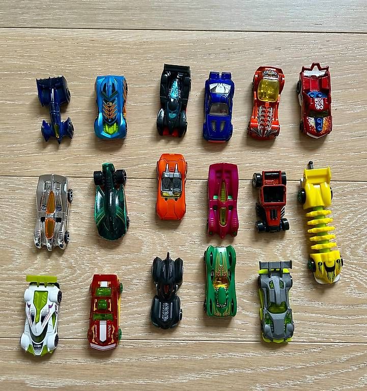 Giocattoli: 17 Hot Wheels Spielzeugautos – Usato da Biel/Bienne venduto da Hamamlezi