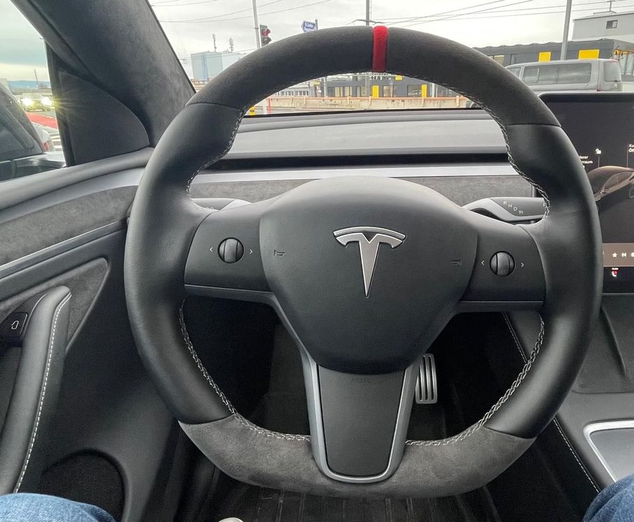 neu-lederlenkrad-tesla-neu-und-originalverpackt-in-auw-f-r-chf-330