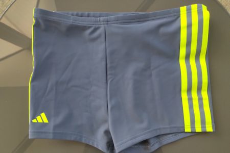 Badehosen Adidas + Flipflops Quicksilver
