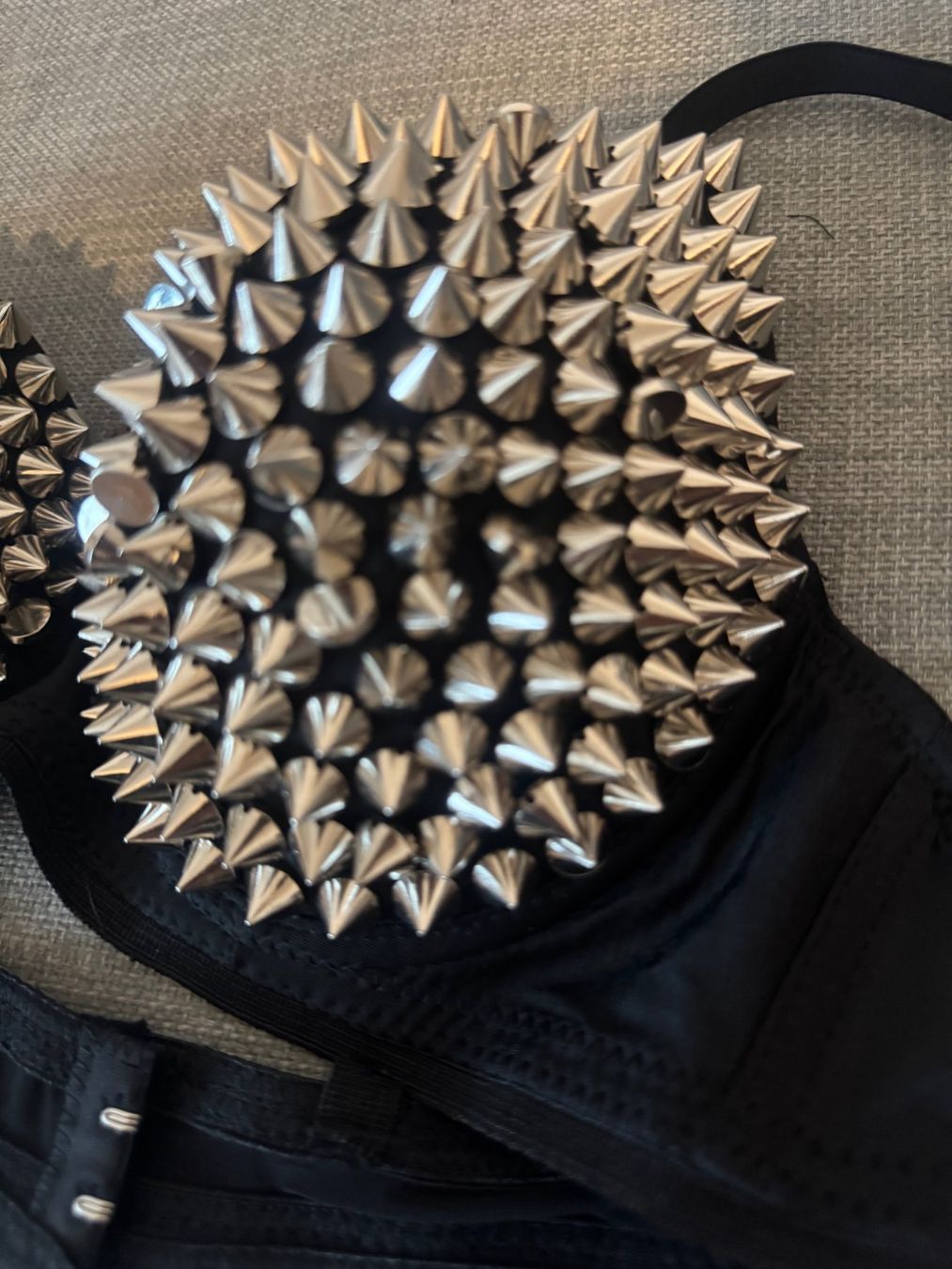 Kostüme: Festival Bra with Spikes (B75) – Neu (gemäss Beschreibung) aus Zürich von carmen_kandey_Insta 1