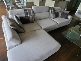 Grosse gemütliche Eckcouch