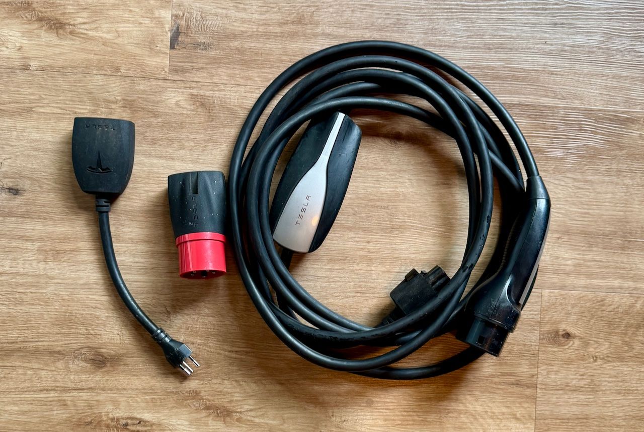 Tesla Caricabatterie: Tesla Mobile Connector Typ2+CEE-Adapter - Steuergerät defekt – Difettoso da Zollbrück venduto da finderlohn