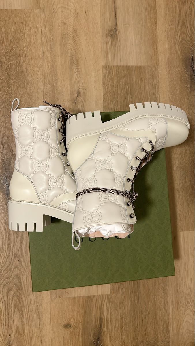 Gucci Scarpe da uomo: Gucci AUTHENTIC GG Boots, Leder Stiefel GG – Nuovo (secondo la descrizione) da Zürich venduto da sel_tvq7 1