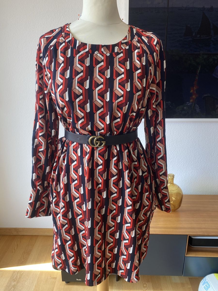 Kleider: Anonyme Designers Dress – Gebraucht aus Birmensdorf ZH von a.jazz