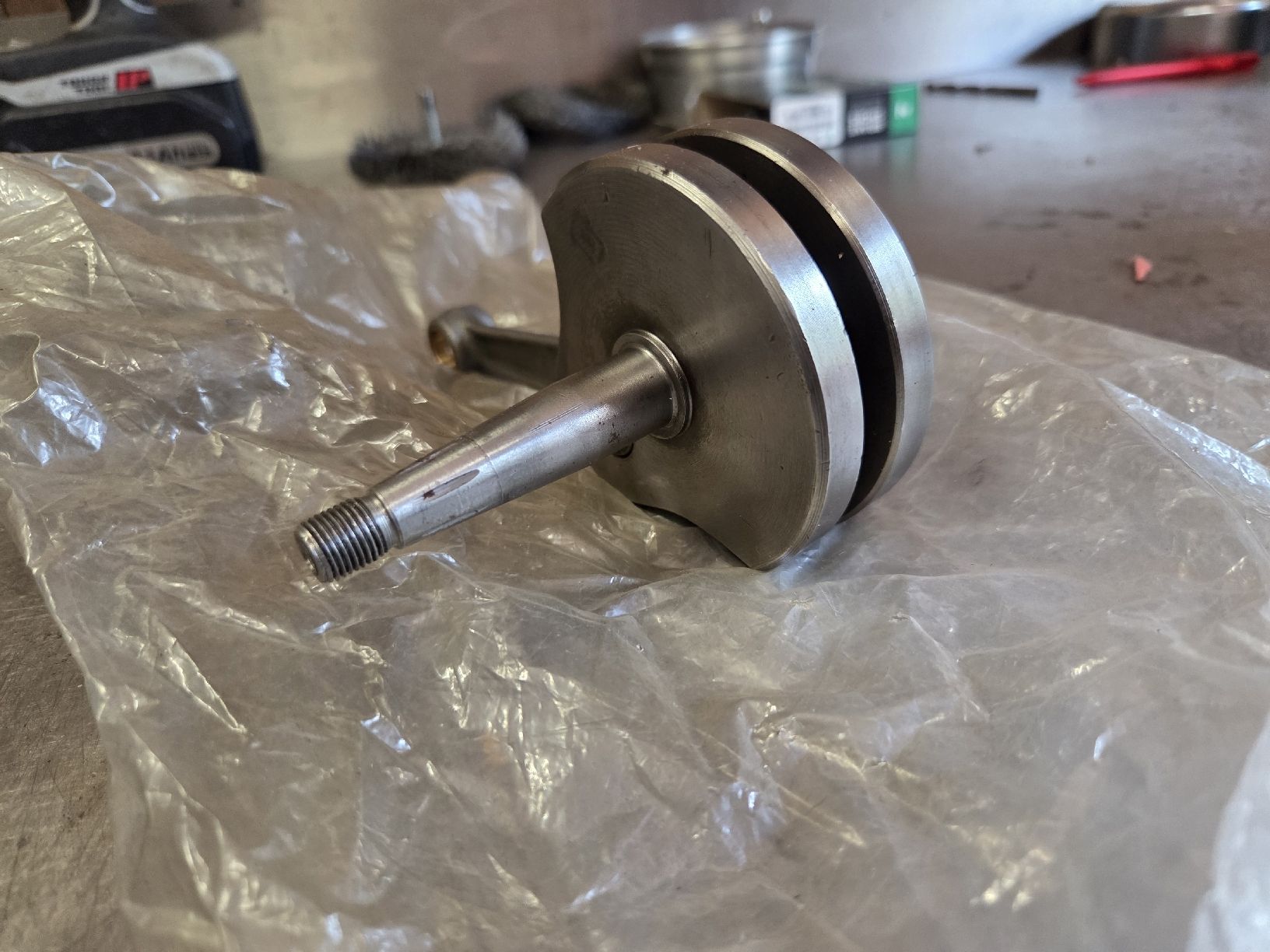 Vespa Tutti pezzi di ricambio per scooter: NOS Vespa Kurbelwelle – Nuovo e nell'imballaggio originale da Eichberg venduto da Schmid-Motos 4