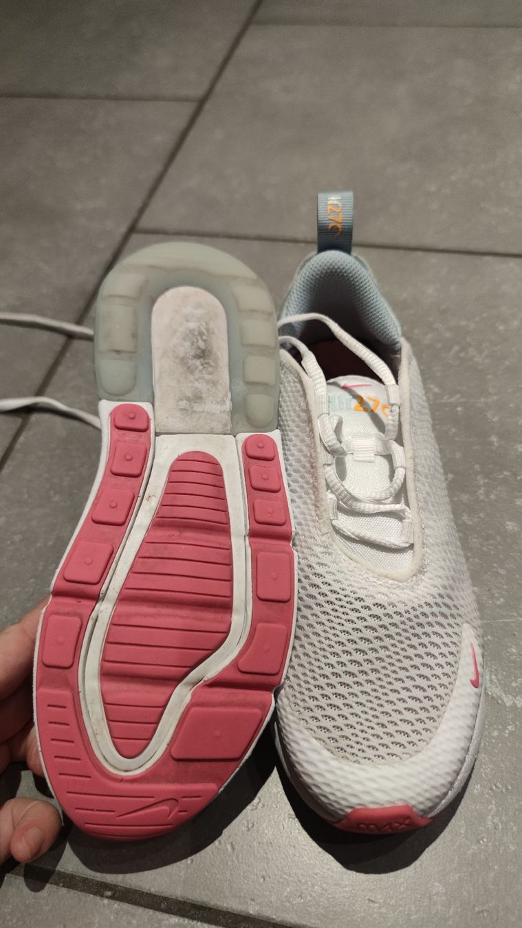 Nike Scarpe per ragazzi: Nike Air Max 270 Gr 35 – Usato da Würenlos venduto da munika 2
