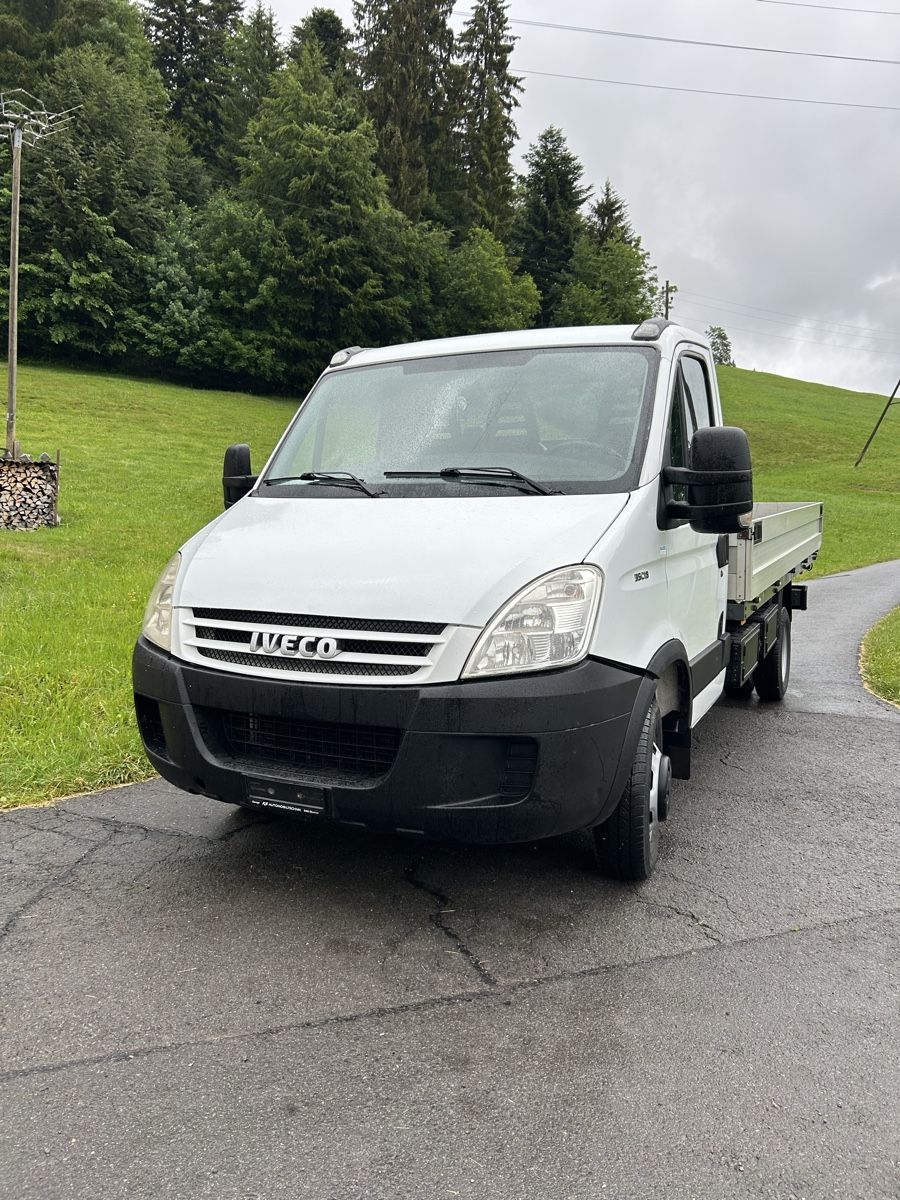 Iveco Véhicules utilitaires: Iveco 35c18 – D'occasion à Einsiedeln par mih_22tr 5