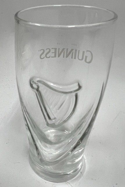 Guinness Bicchieri: 2.5 dl Guinness Bierglas mit Relief – Usato da Zürich venduto da gigimai67 2