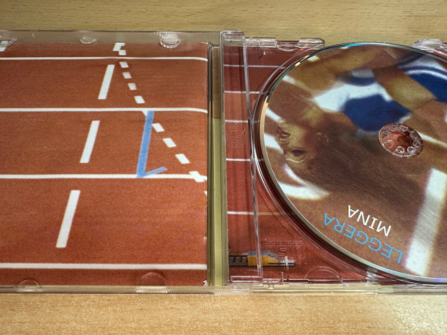 CD: Z4 Mina – Leggera – Usato da Rikon im Tösstal venduto da Alpenmutz 2