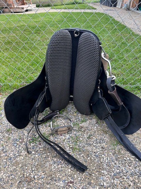 Selles, accessoires: Ghost  Sattel / Baumlos - sehr stabil – D'occasion à Obersteckholz par Tweety88 1
