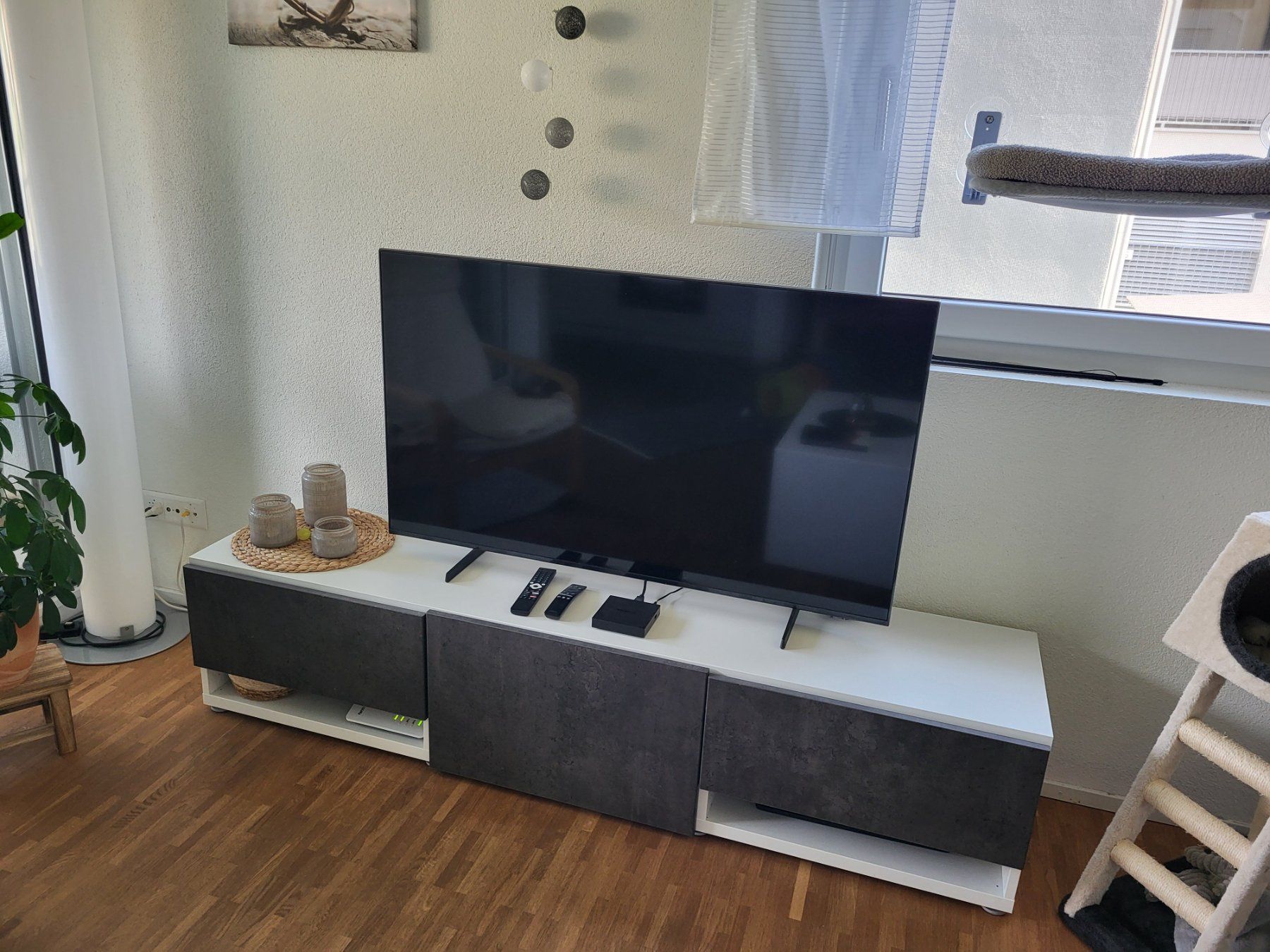 Ikea Mobili TV: Lowboard zu verschenken! – Usato da Benzenschwil venduto da kri_ypt5