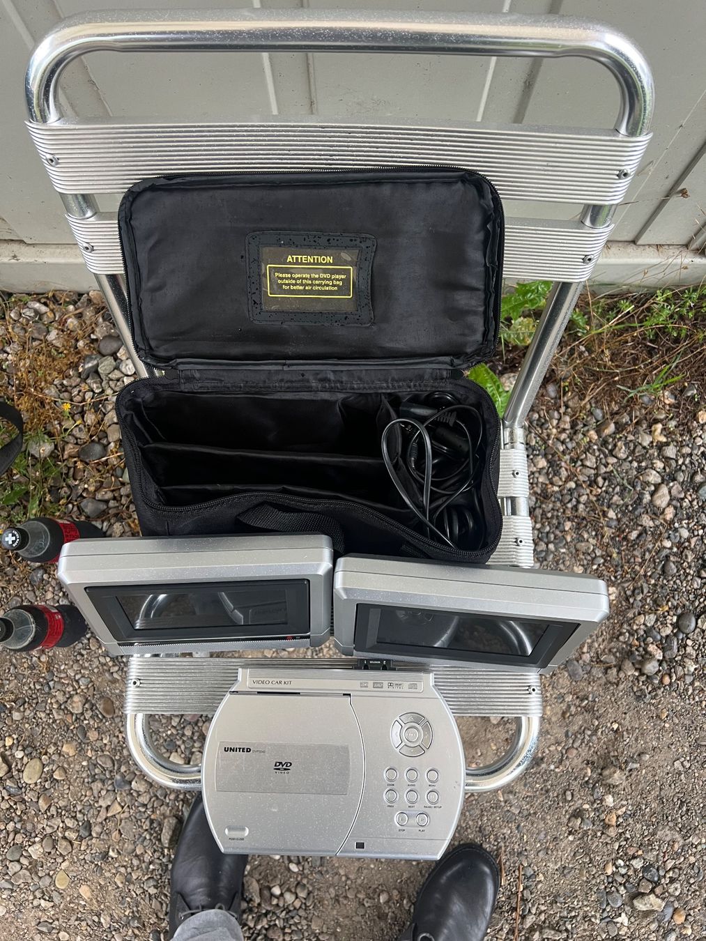 Lettore multimediale portatile: Mobiler DVD-Player fürs Auto + 2 Monitore – Usato da Frenkendorf venduto da autodiscount4123 3