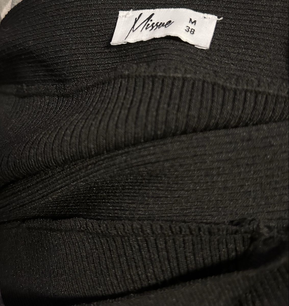 Vestiti: Elegant Black Dress with High Slit – Usato da Saland venduto da ele_vc96 3