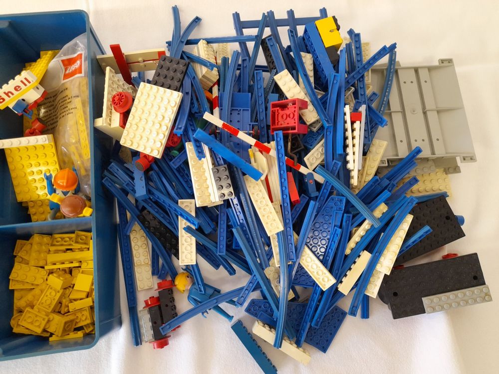 Grand lot de Legos vintage - Rails et trains (Gebraucht) in Delémont ...