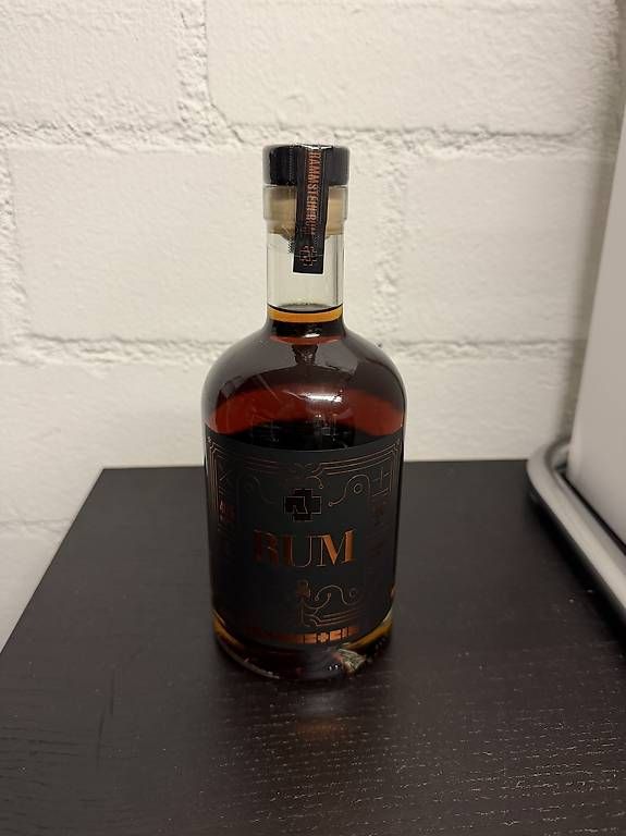 Bevande alcoliche: Rammstein Rum  ungeöffnet mit Originalverpackung – Usato da Herrliberg venduto da gk2_bh6s 1