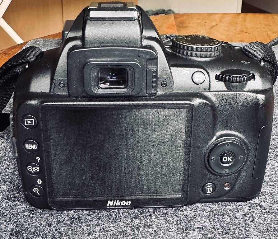 Kamera: Nikon D3000 mit Objektiv Set - Ideal für Einsteiger – Gebraucht aus Adliswil von fehrtrade 2