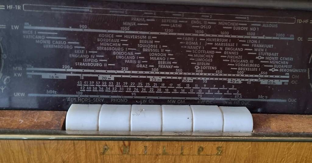 Radio: Radio vintage – Usato da La Chaux-de-Fonds venduto da RICAMAW 2