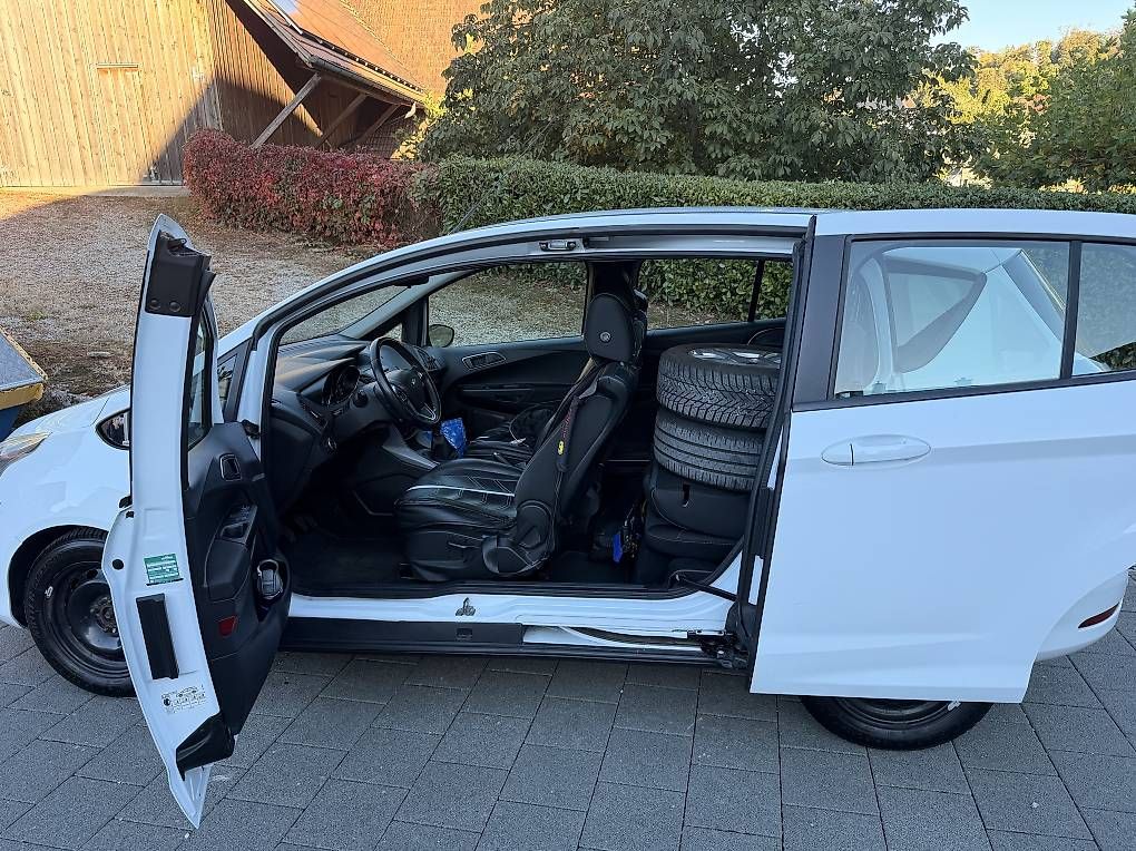 Automobili: Ford B-Max 1.0 EcoBoost Titanium – Usato da Horriwil venduto da ArjunaBali 1