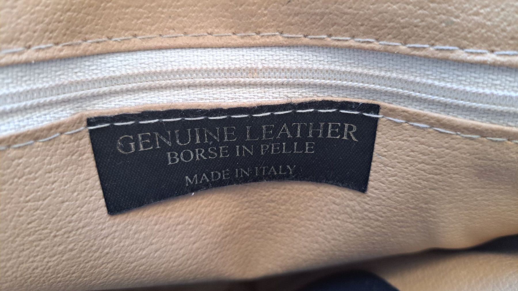 Borse da donna: Schöne Handtasche aus Leder – Usato da Pfäffikon ZH venduto da Valsangiaccomo 6