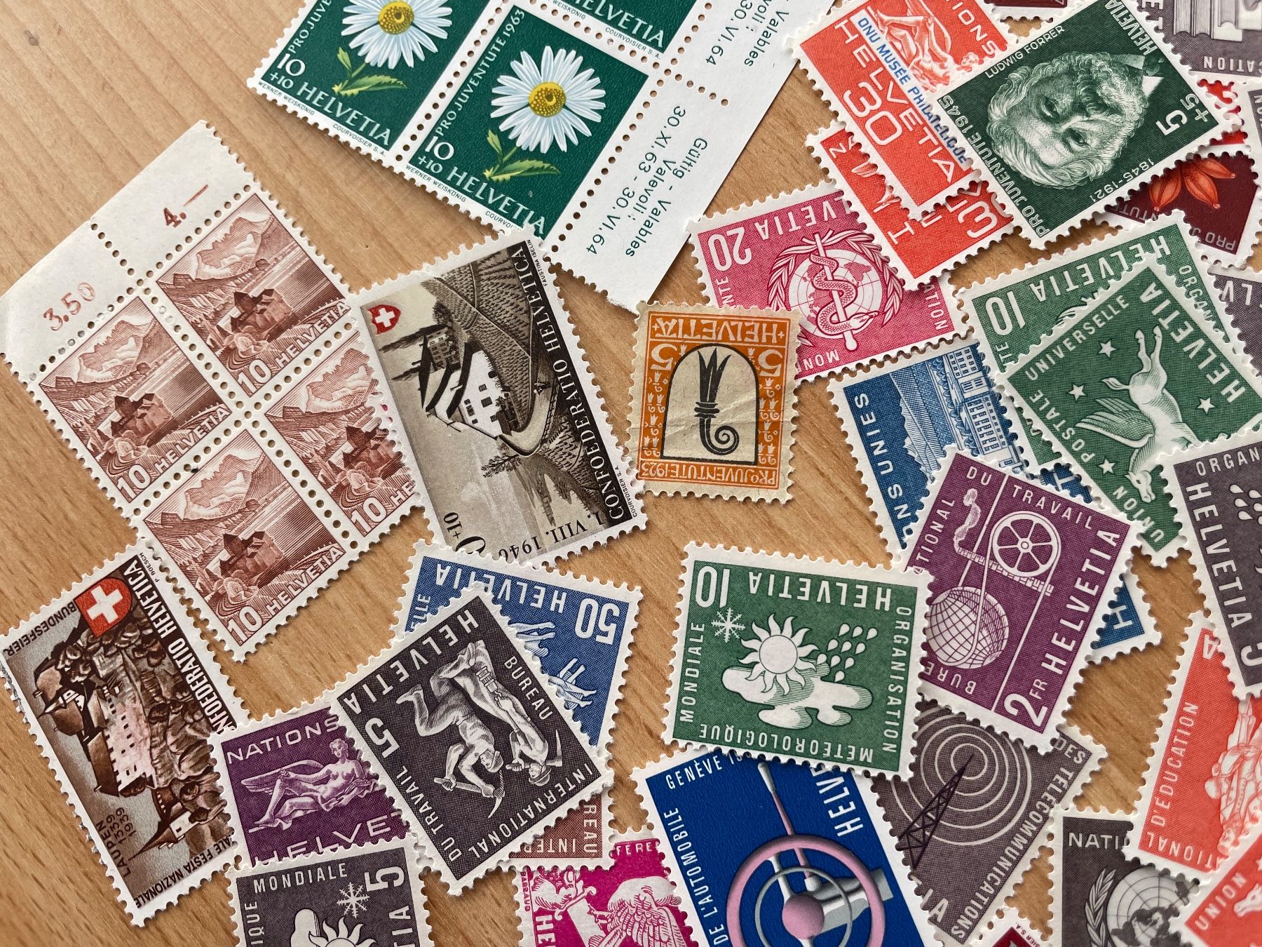 Tutti i francobolli: Timbres neufs** variés, – Usato da Sonceboz-Sombeval venduto da Comment2 3