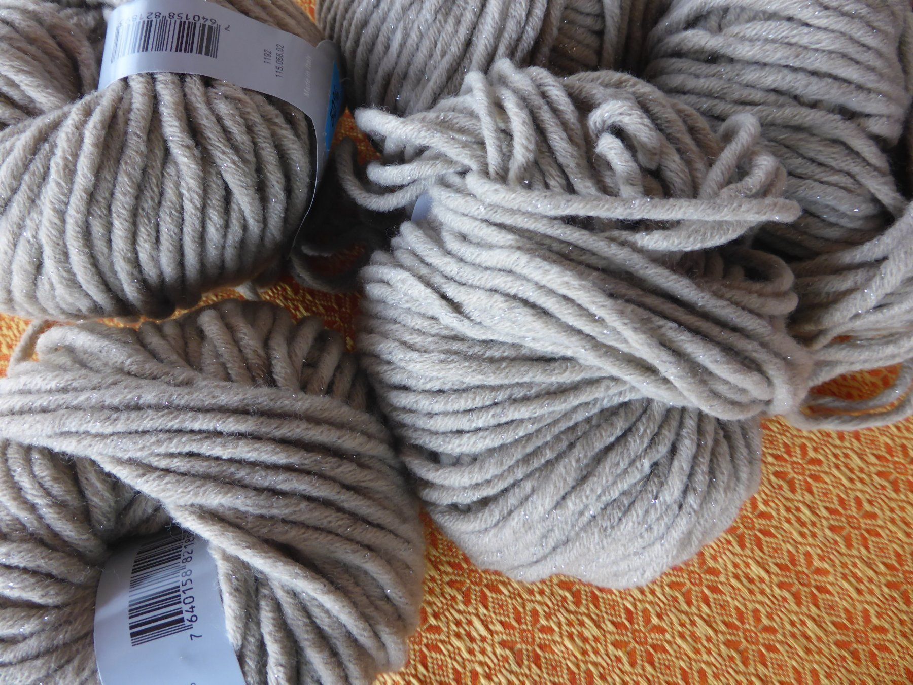 Wolle: 350 Gr. maddison Diana beige – Neu (gemäss Beschreibung) aus Schübelbach von Dolly990_2 1