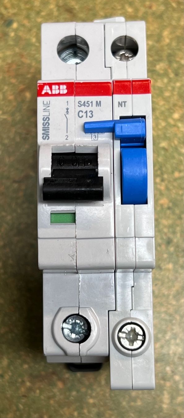 ABB Alimentazione elettrica: ABB Smissline LS C13 + N - Trenner – Usato da Rudolfstetten venduto da Aldo100