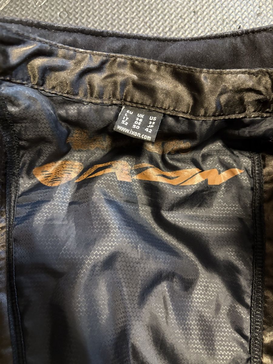Jacken: Blouson moto doublé L – Gebraucht aus Neyruz-sur-Moudon von Flachouille 2