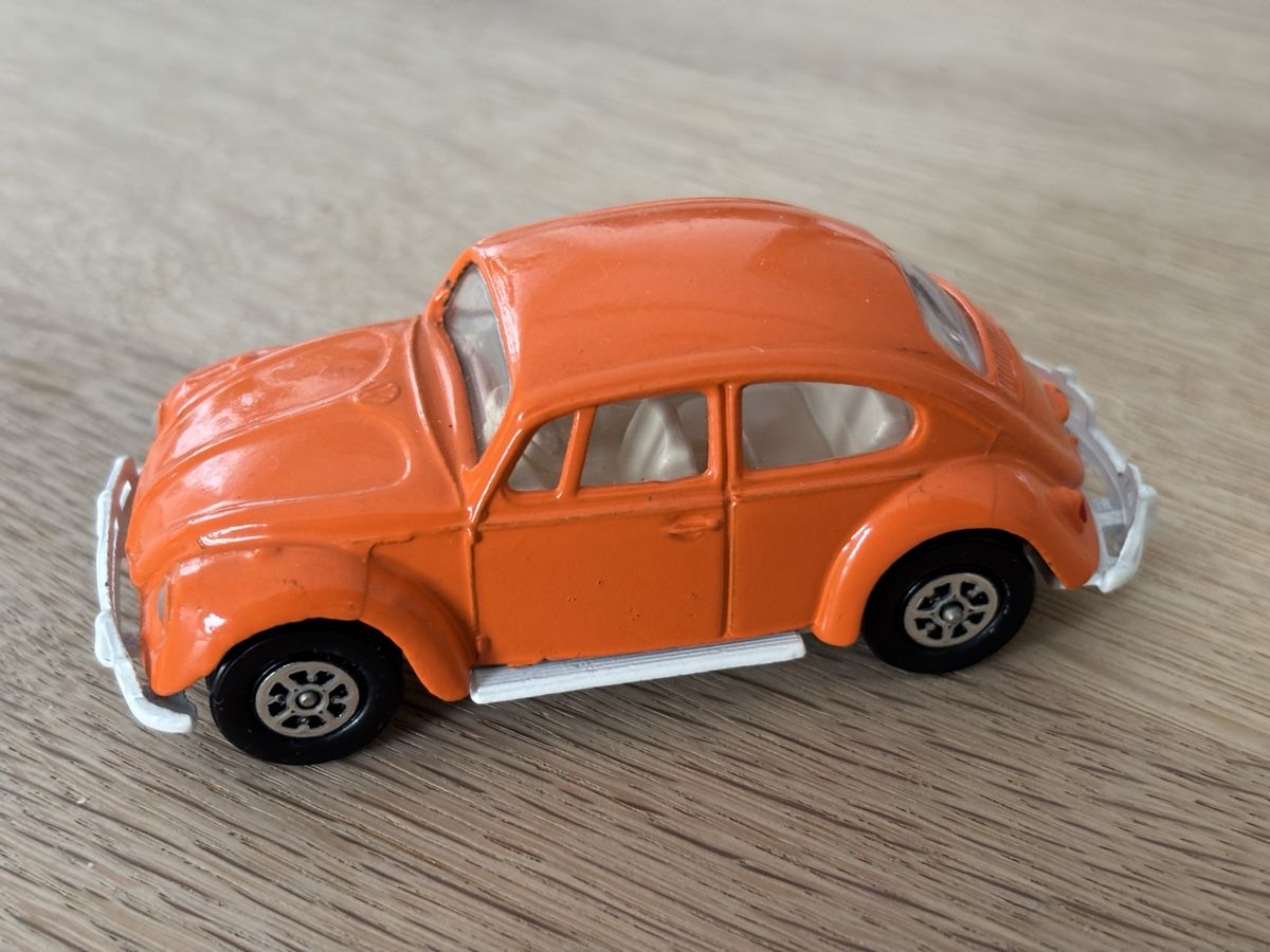 Volkswagen Modellini d'auto: 1 VW Käfer**1:43**Corgi Toys** – Usato da Volketswil venduto da Car6 1