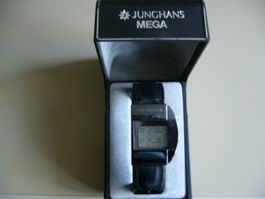 Uhr - Junghans Mega1, läuft - Glas hat kleine Kratzer