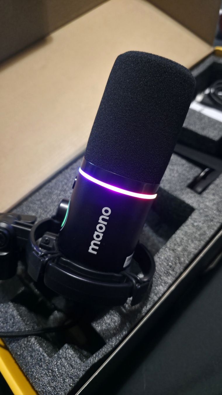 Microfoni: Maono Podcast Microphone Kit – Nuovo (secondo la descrizione) da St-Maurice venduto da mig_k5q5 2