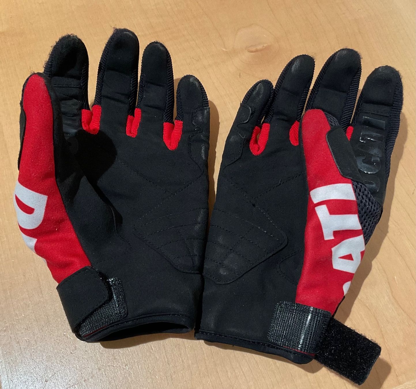 Ducati Autres accessoires hommes: Ducati Motorradhandschuhe Sommer – D'occasion à Basadingen par bri_7lx9 1